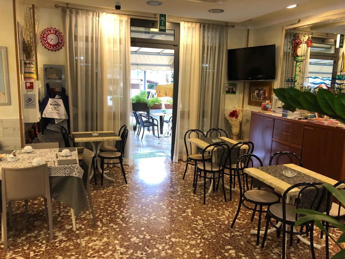 Hotel Grappoli Rimini Exterior foto